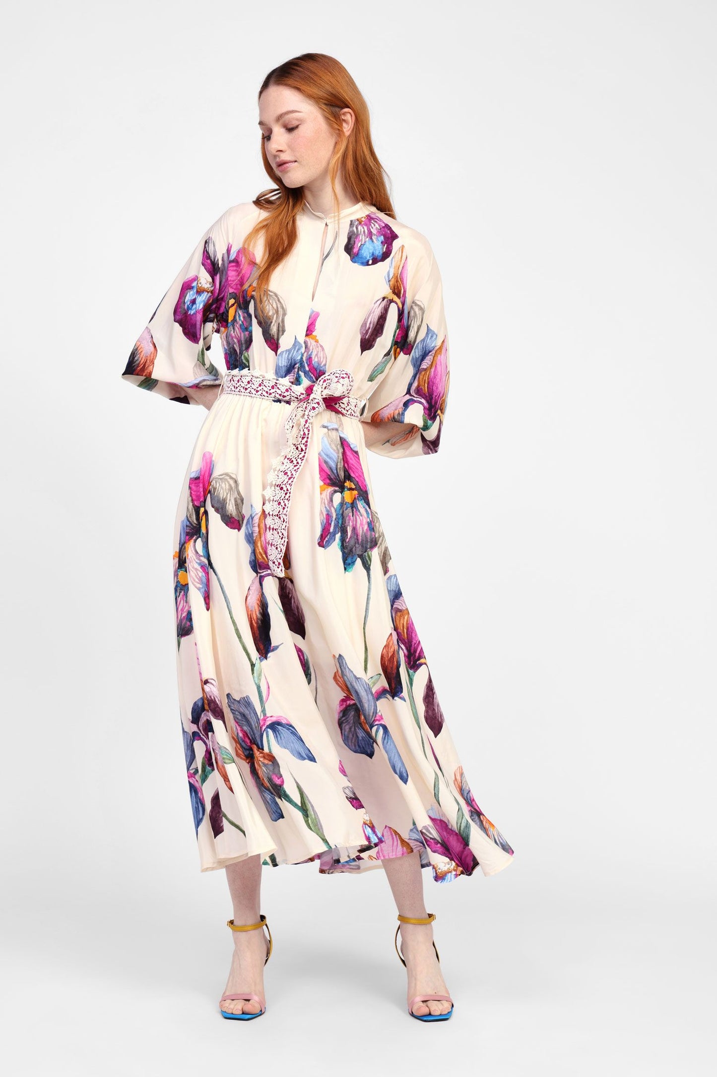 Maïfa | Rochie Lungă Imprimată – Eleganță Florală și Alură Fluidă 