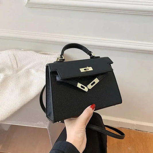 Eliza | Umhängetasche – Schlichte Eleganz und praktisches Format 