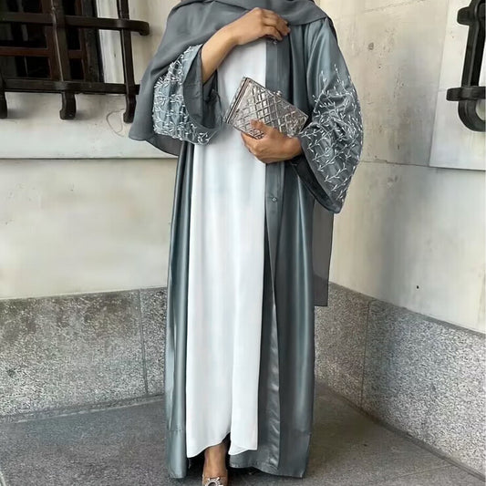 Melody | Abaya med Broderte Ermer 