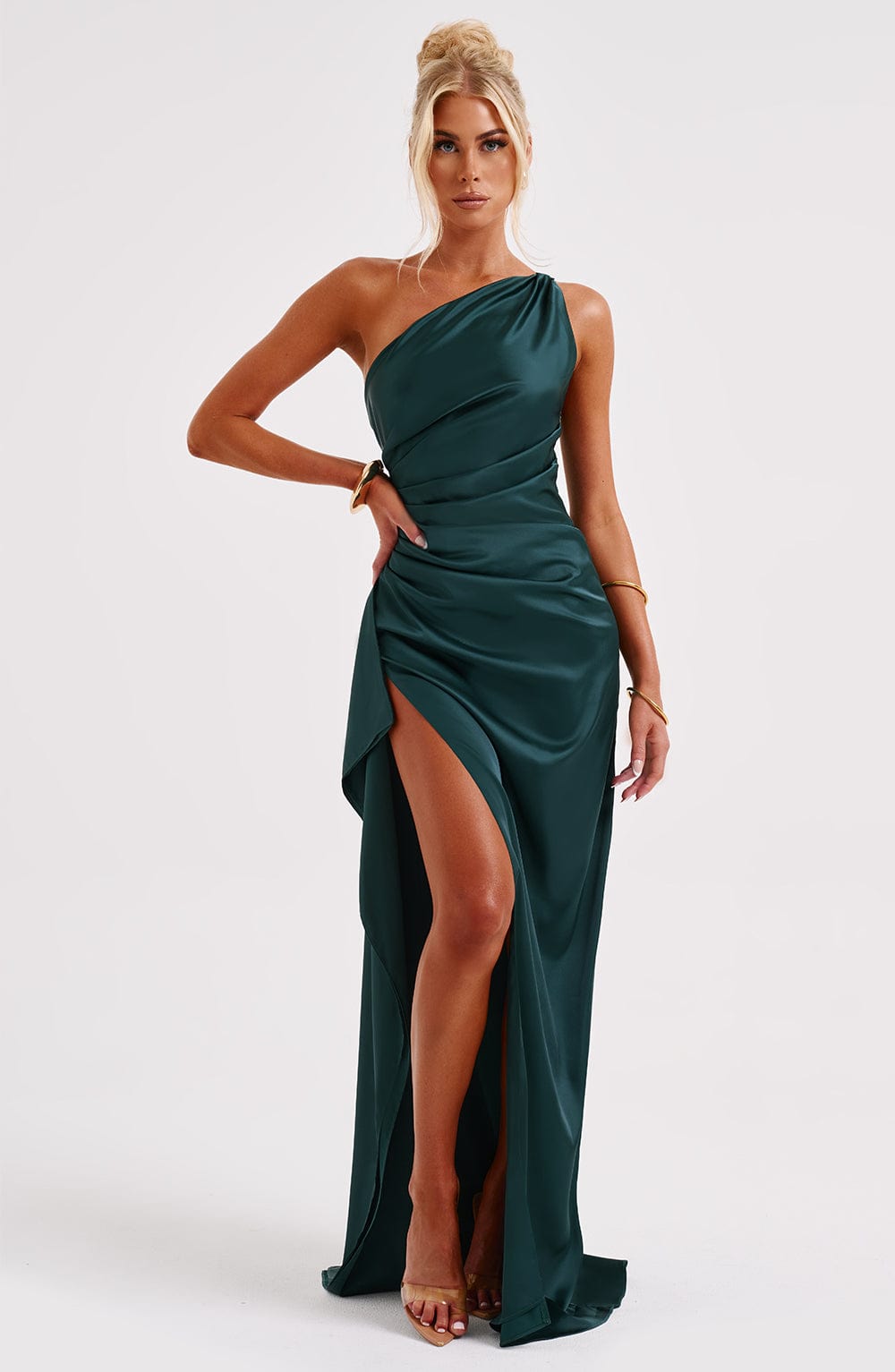 Lucienne | Aftenkjole – Glamour Antaget Og Sublimerede Kurver 