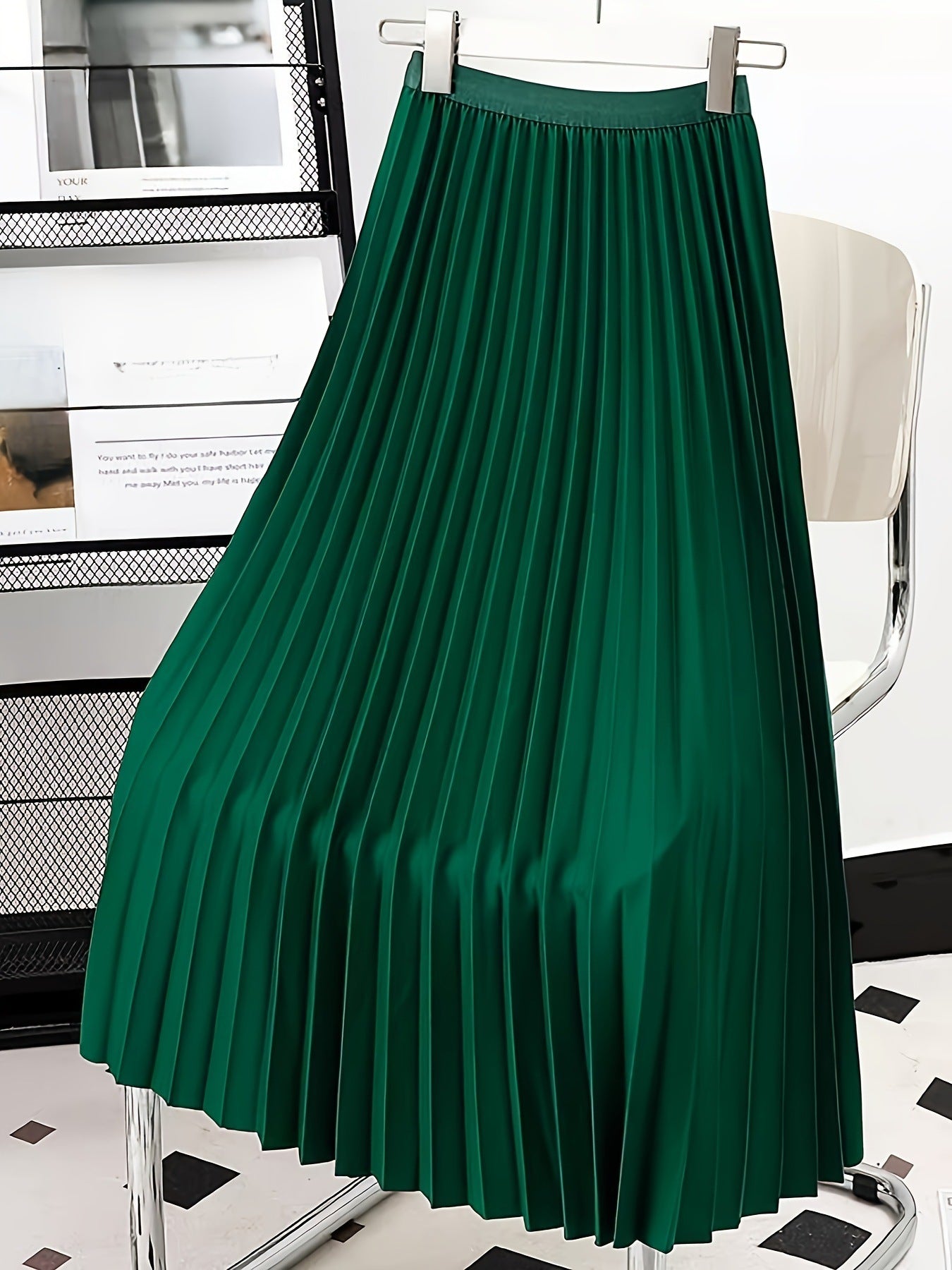 Céline | Plisseret Nederdel med Høj Talje – Elegance og Sublimeret Silhuet 